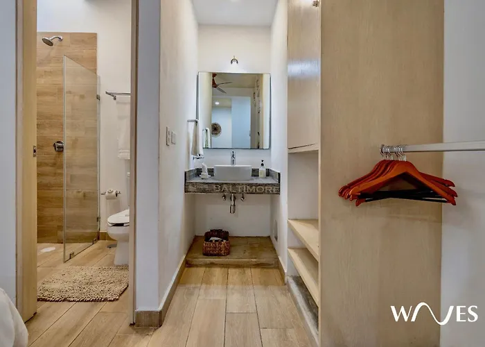 4 Bedroom Spacious Exclusive Townhouse With Private Rooftop And Pool Navio By Waves