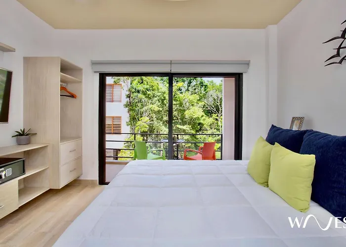4 Bedroom Spacious Exclusive Townhouse With Private Rooftop And Pool Navio By Waves *